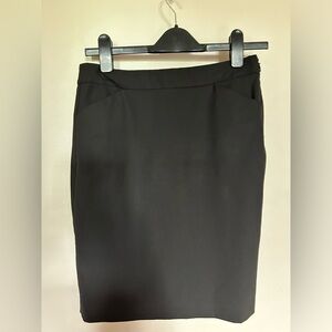 Theory skirt size 2 US